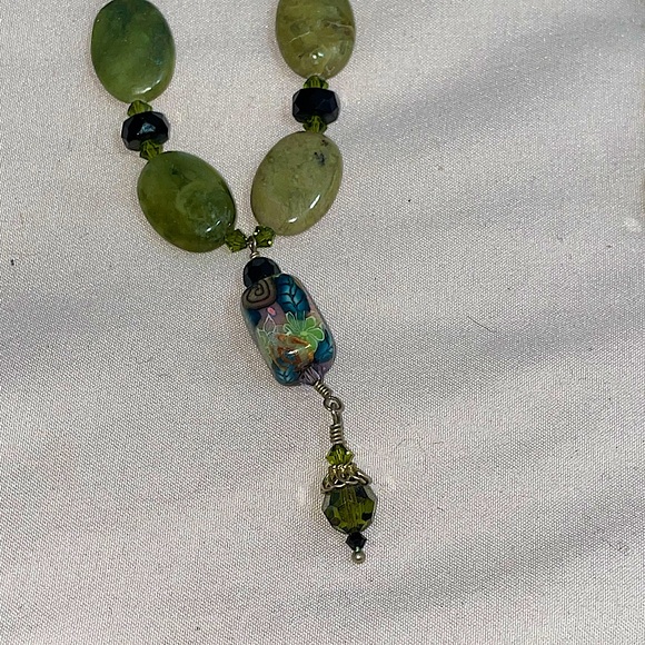 Beautiful custom made jade like stone necklace and matching earrings. - Picture 2 of 3